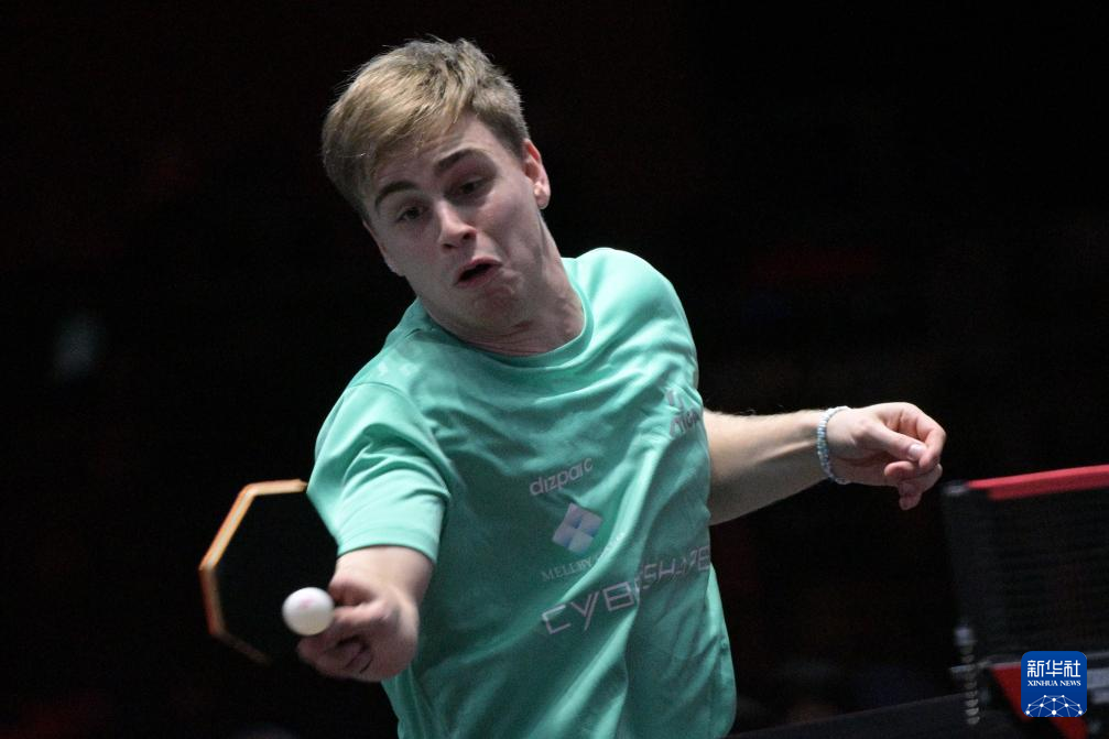 等队友纷纷 等队友纷纷