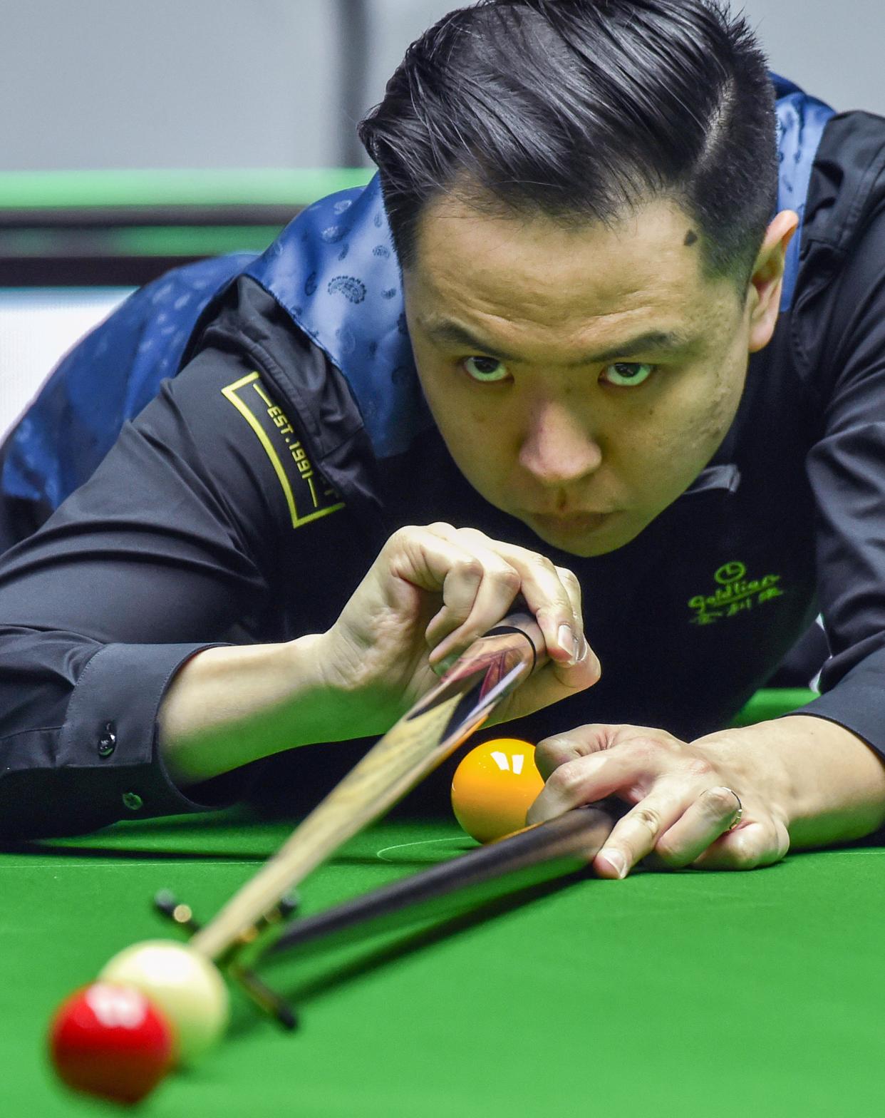 用會議向球 用會議向球